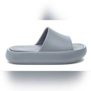 SQUISH Grey Eva by J/Slide NIB SZ 7